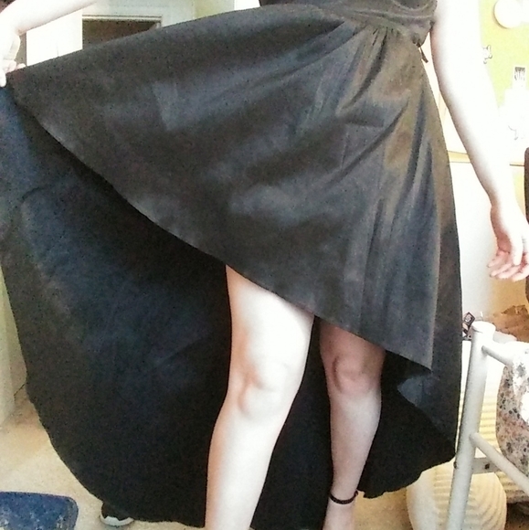 Black high-low open back halter top prom dress - Picture 2 of 5